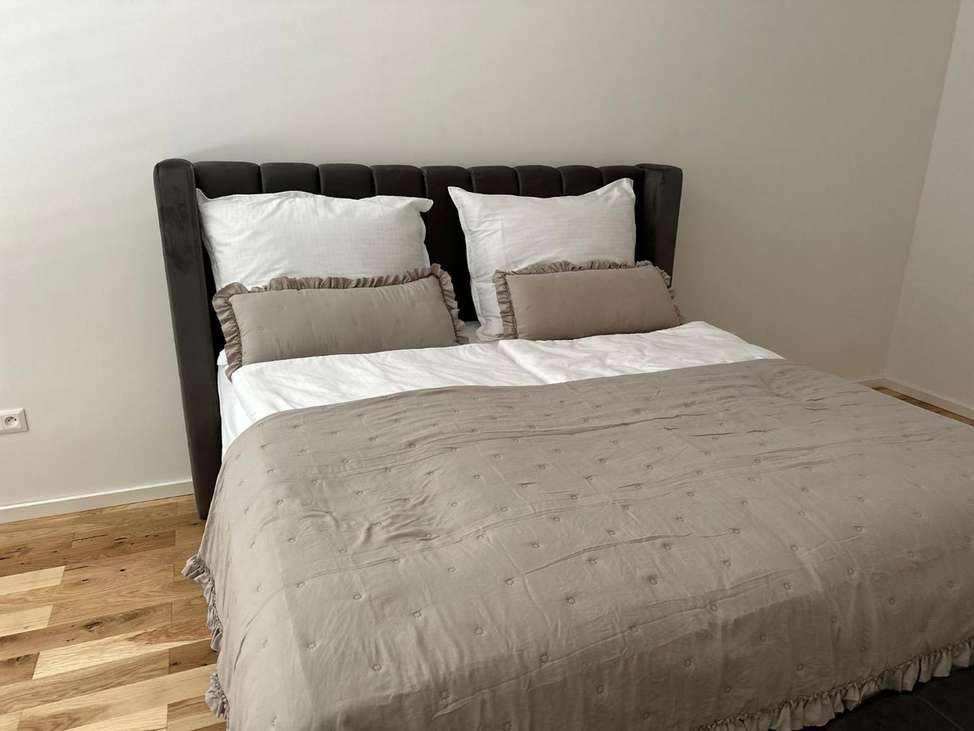 Luxury Apartment - Astro Dunaszerdahely Kültér fotó